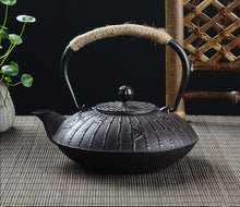 Extra-Large 900ml Huang Style Iron Kettle Japanese Pig Iron Teapot - Oxidized Uncoated - Smoky Mountain Fresh Roast Coffee