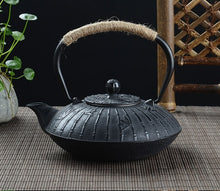 Extra-Large 900ml Huang Style Iron Kettle Japanese Pig Iron Teapot - Oxidized Uncoated - Smoky Mountain Fresh Roast Coffee